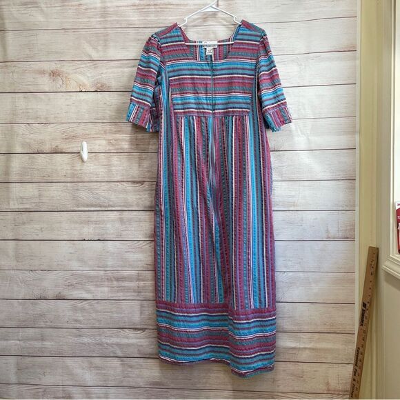 VINTAGE EXPRESSIONS SEERSUCKER PATIO/HOUSE DRESS/ROBE IN MULTICOLOR STRIPES - Picture 1 of 5